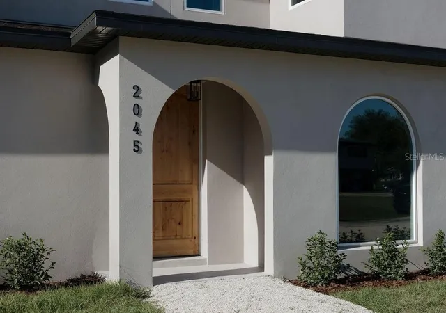 Photo 2 of Single family home for sale at 2045 South St, Oviedo, FL 32765 | MLS# O6449982 | Listing updated on 2026-10-26