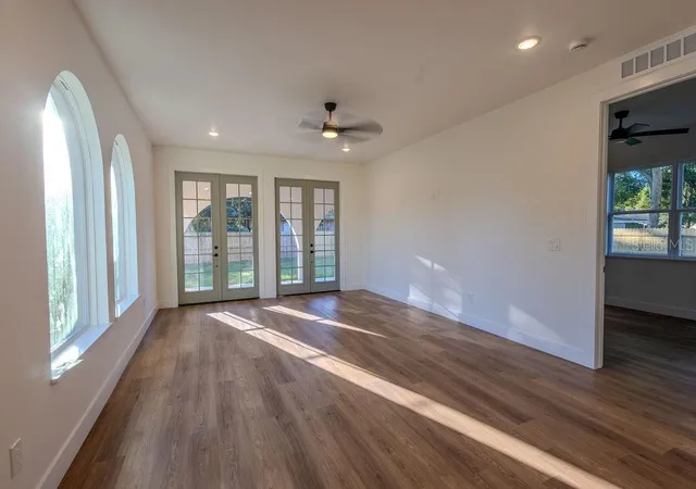 Photo 3 of Single family home for sale at 2045 South St, Oviedo, FL 32765 | MLS# O6449982 | Listing updated on 2026-10-26