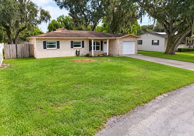Photo 1 of Single family home for sale at 4414 Faye Cir E, Lakeland, FL 33813 | MLS# TB8558221 | Listing updated on 2026-10-29