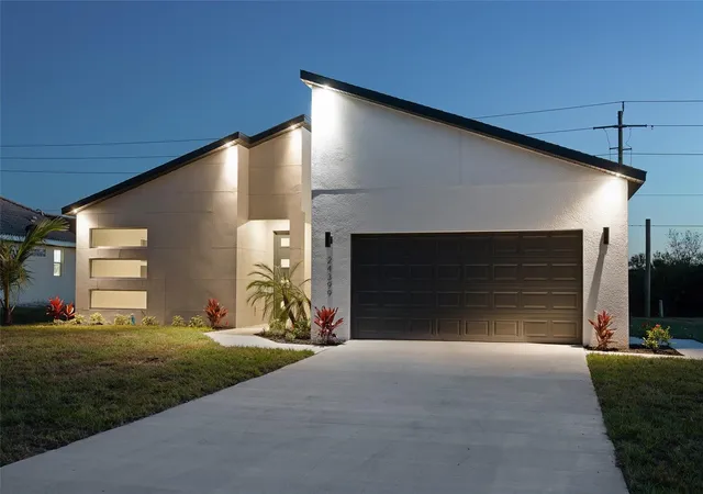 Photo 1 of Single family home for sale at 24399 SW Kingsway Cir, Lake Suzy, FL 34269 | MLS# O6449990 | Listing updated on 2026-10-15