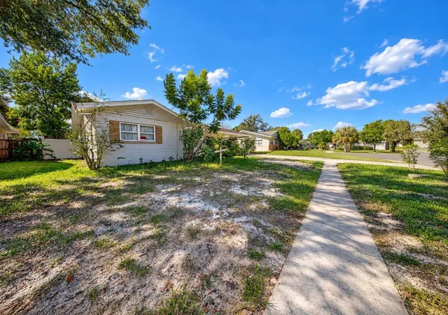 Photo 3 of Single family home for sale at 4314 Derbyshire Ln, Orlando, FL 32812 | MLS# O6449997 | Listing updated on 2026-10-18