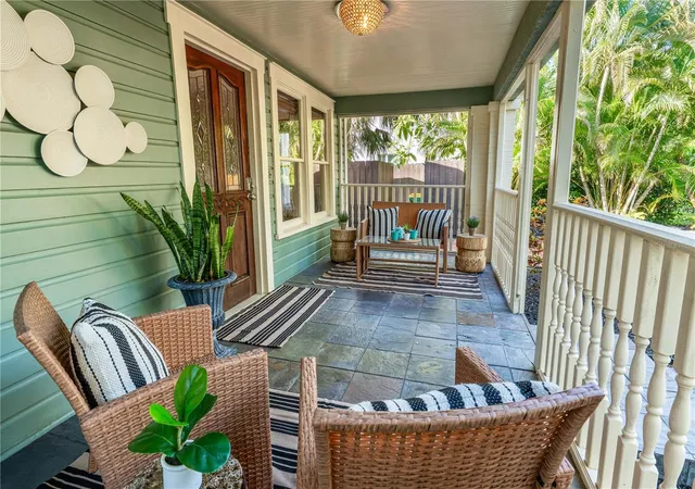 Photo 1 of Single family home for sale at 634 Ohio Pl, Sarasota, FL 34236 | MLS# A4709630 | Listing updated on 2026-10-29