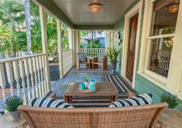 Photo 3 of Single family home for sale at 634 Ohio Pl, Sarasota, FL 34236 | MLS# A4709630 | Listing updated on 2026-10-29