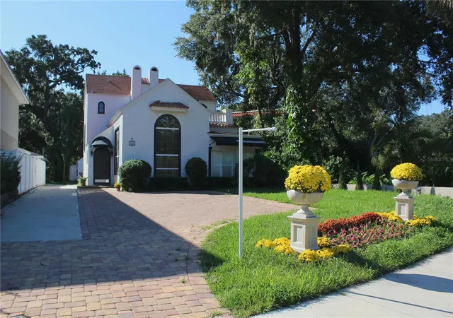 Photo 2 of Single family home for sale at 908 S Summerlin Ave, Orlando, FL 32806 | MLS# O6450000 | Listing updated on 2026-10-22