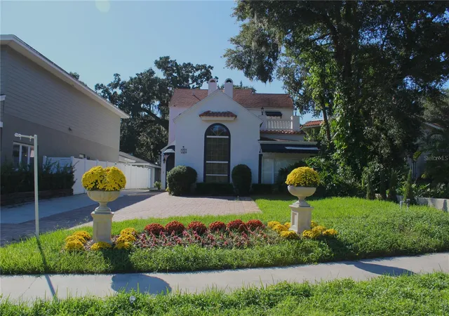 Photo 3 of Single family home for sale at 908 S Summerlin Ave, Orlando, FL 32806 | MLS# O6450000 | Listing updated on 2026-10-22