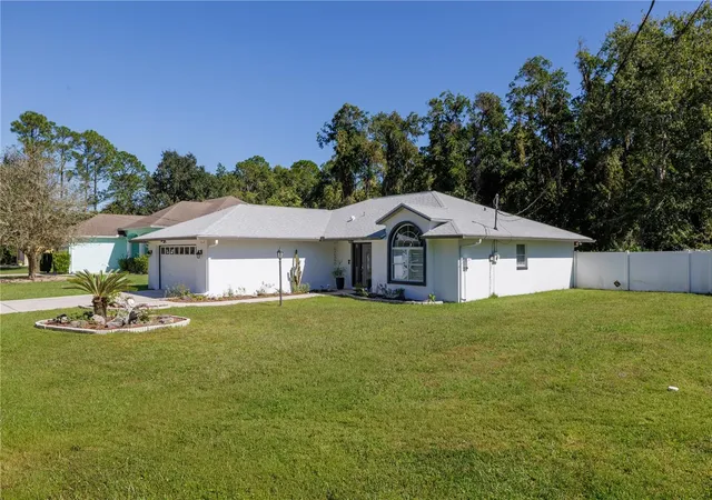 Photo 2 of Single family home for sale at 42 Zaun Trl, Palm Coast, FL 32164 | MLS# FC322125 | Listing updated on 2026-10-16