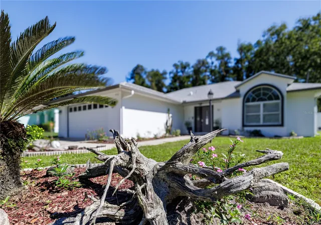 Photo 4 of Single family home for sale at 42 Zaun Trl, Palm Coast, FL 32164 | MLS# FC322125 | Listing updated on 2026-10-16