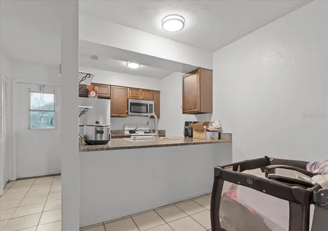 Photo 4 of Townhouse for sale at 7034 SW 17th Place, Gainesville, FL 32607 | MLS# GC544188 | Listing updated on 2026-10-16