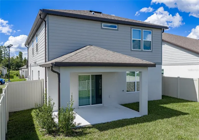 Photo 3 of Single family home for sale at 1076 Kistna Dr, Zephyrhills, FL 33540 | MLS# TB8558240 | Listing updated on 2026-10-23