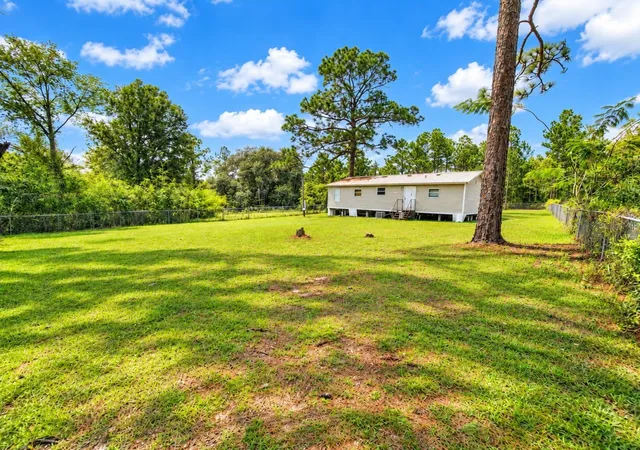 Photo 3 of Manufactured home for sale at 119 Caracas St, Interlachen, FL 32148 | MLS# OM734058 | Listing updated on 2026-10-17
