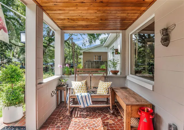 Photo 4 of Sale Pending at 533 Bryn Mawr St, Orlando, FL 32804 | MLS# O6450032 | Listing updated on 2026-10-22