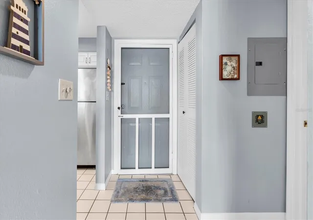 Photo 3 of Condo for sale at 6908 Stones Throw Cir N #10206, Saint Petersburg, FL 33710 | MLS# TB8558264 | Listing updated on 2026-10-20