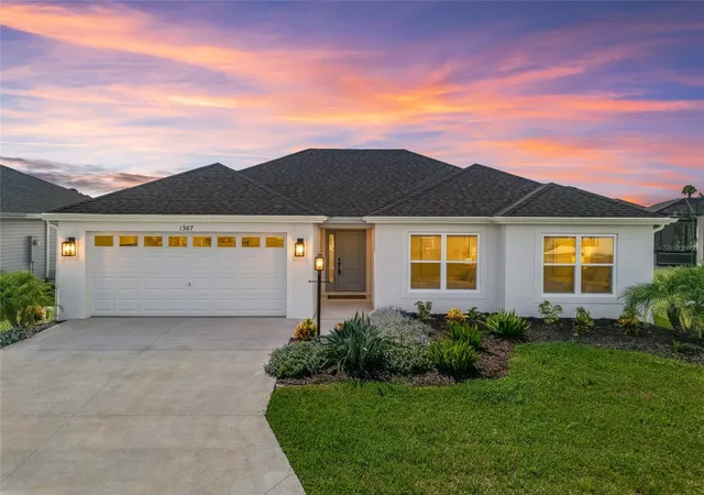 Single family home for sale at 1367 Kip Ct, THE VILLAGES, FL 34762 | MLS# G5119101