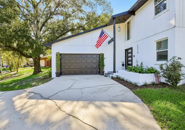 Photo 4 of Single family home for sale at 18410 Sterling Silver Cir, Lutz, FL 33549 | MLS# W7890337 | Listing updated on 2026-10-20