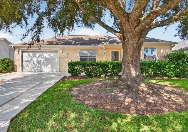 Photo 1 of Single family home for sale at 3331 Roanoke St, THE VILLAGES, FL 32162 | MLS# OM734060 | Listing updated on 2026-10-15