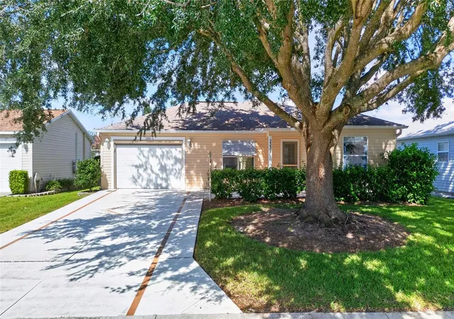 Photo 3 of Single family home for sale at 3331 Roanoke St, The Villages, FL 32162 | MLS# OM734060 | Listing updated on 2026-10-21