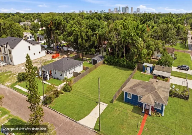 Photo 1 of Single family home for sale at 818 W Kentucky Ave, Tampa, FL 33603 | MLS# TB8558272 | Listing updated on 2026-10-24