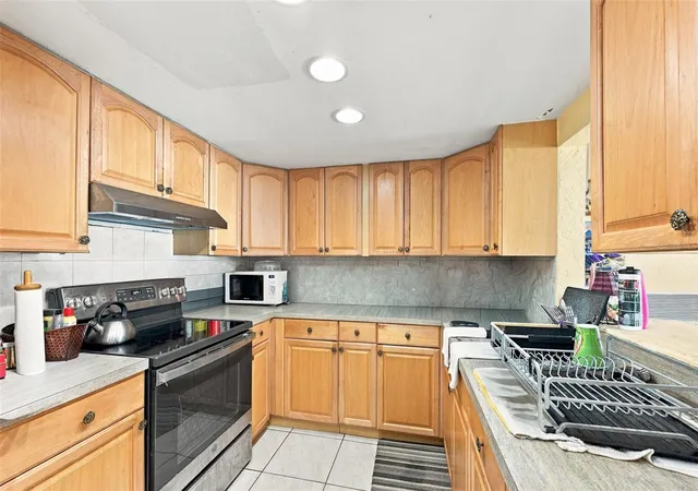 Photo 3 of Single family home for sale at 431 74th Avenue N, Saint Petersburg, FL 33702 | MLS# TB8558276 | Listing updated on 2026-10-20