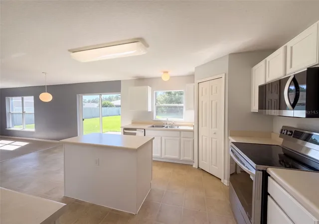 Photo 4 of Single family home for sale at 10 Freeland Ln, Palm Coast, FL 32137 | MLS# O6450046 | Listing updated on 2026-10-15