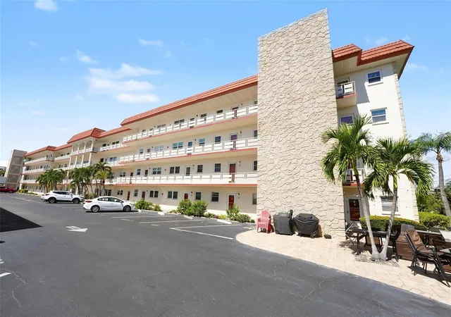 Photo 3 of Condo for sale at 3114 59th Street S #401, Gulfport, FL 33707 | MLS# TB8558283 | Listing updated on 2026-10-25