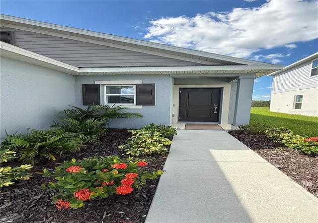 Photo 4 of Single family home for sale at 668 Reggie Rd, Lake Wales, FL 33859 | MLS# O6450053 | Listing updated on 2026-10-22