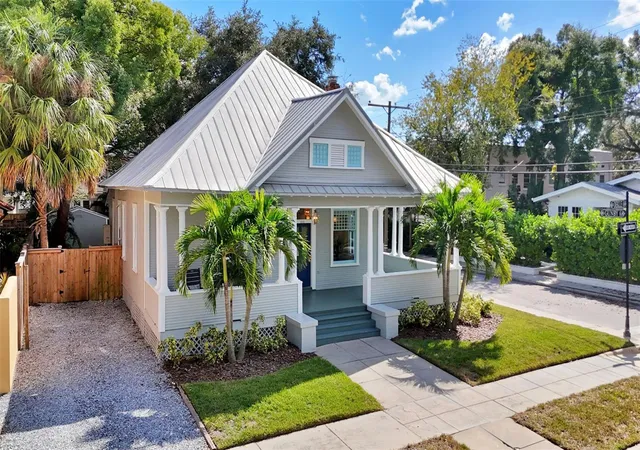 Photo 1 of Single family home for sale at 1918 W Dekle Ave, Tampa, FL 33606 | MLS# TB8558286 | Listing updated on 2026-10-23