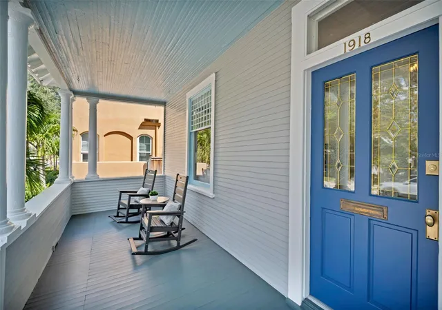 Photo 3 of Single family home for sale at 1918 W Dekle Ave, Tampa, FL 33606 | MLS# TB8558286 | Listing updated on 2026-10-23