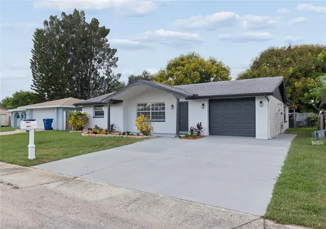 Photo 4 of Single family home for sale at 8811 Lido Ln, Port Richey, FL 34668 | MLS# TB8558287 | Listing updated on 2026-10-16
