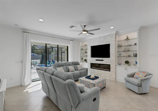 Photo 3 of Single family home for sale at 19336 Bluff Dr, Venice, FL 34292 | MLS# N6146202 | Listing updated on 2026-10-30