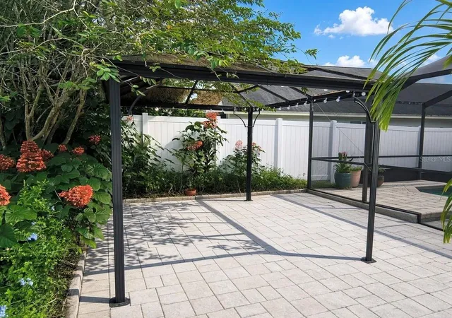 Photo 4 of Single family home for sale at 8701 Middle Cross Pl, Tampa, FL 33635 | MLS# TB8558308 | Listing updated on 2026-10-17