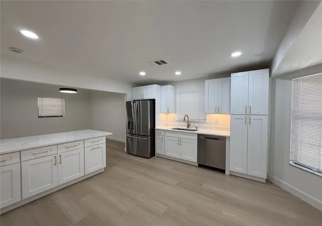 Photo 1 of Single family home for sale at 6926 Odoniel Loop W, Lakeland, FL 33809 | MLS# B4902396 | Listing updated on 2026-10-21
