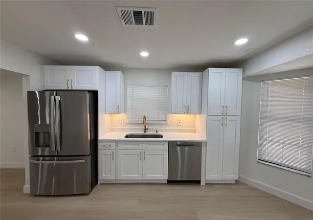 Photo 2 of Single family home for sale at 6926 Odoniel Loop W, Lakeland, FL 33809 | MLS# B4902396 | Listing updated on 2026-10-21