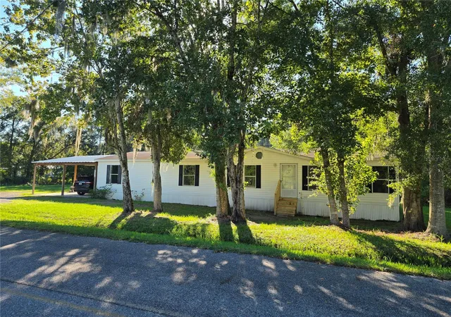 Manufactured home for sale at 1504 Waldrup Rd, LAKELAND, FL 33810 | MLS# S5159570
