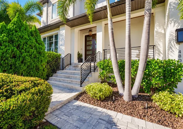 Photo 4 of Single family home for sale at 4807 W Longfellow Ave, Tampa, FL 33629 | MLS# TB8558328 | Listing updated on 2026-10-22