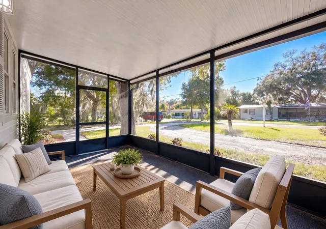 Photo 2 of Single family home for sale at 870 Wolf Trl, Casselberry, FL 32707 | MLS# O6450097 | Listing updated on 2026-10-20