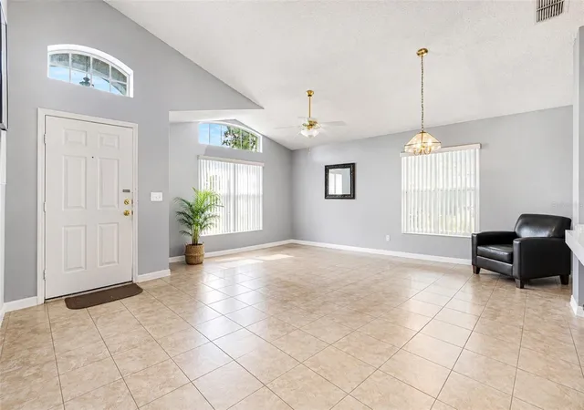 Photo 3 of Single family home for sale at 2122 Korat Ln, Maitland, FL 32751 | MLS# O6450101 | Listing updated on 2026-10-22