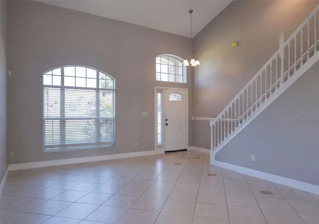 Photo 4 of Single family home for sale at 7694 Country Run Pkwy, Orlando, FL 32818 | MLS# O6450103 | Listing updated on 2026-10-26