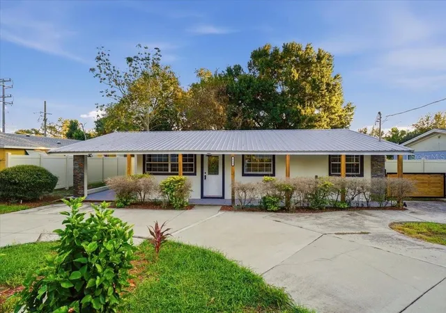 Photo 1 of Single family home for sale at 812 Windsor St, Lakeland, FL 33803 | MLS# L4965803 | Listing updated on 2026-10-24