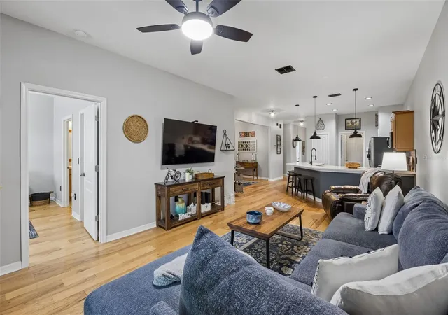 Photo 4 of House for sale at 3640 Solana Cir #11C, Clermont, FL 34711 | MLS# O6450112 | Listing updated on 2026-10-21