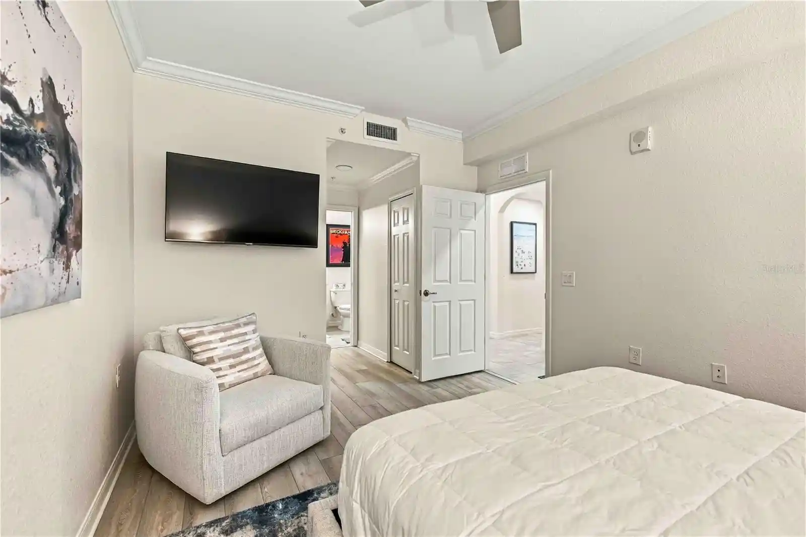 Listing Photo 25 - Condo for sale in 17810 Gawthrop Dr located at 17810 Gawthrop Dr, LAKEWOOD RANCH, FL 34211 - Unit #202
