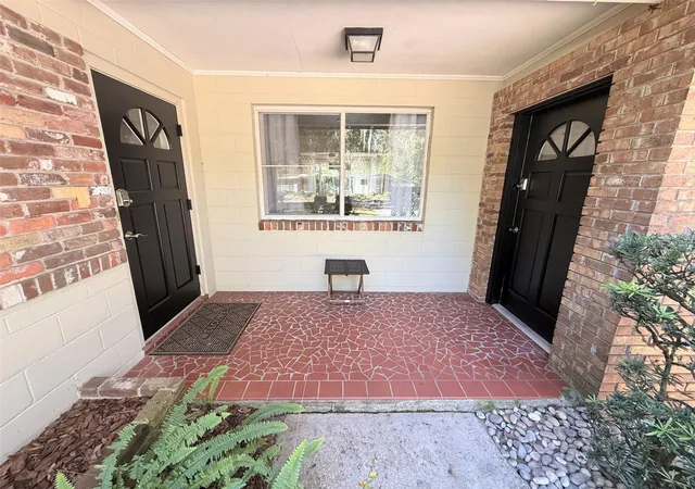 Photo 3 of Single family home for sale at 3735 Sw 2nd Place, Gainesville, FL 32607 | MLS# GC544198 | Listing updated on 2026-10-17