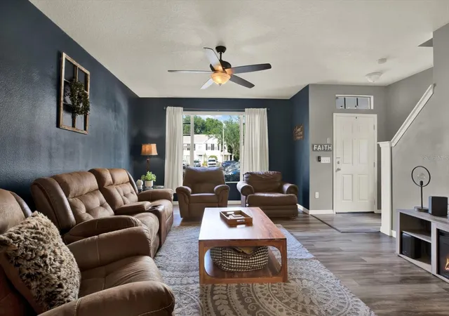 Photo 3 of Townhouse for sale at 11041 Black Swan Ct, Seffner, FL 33584 | MLS# TB8558366 | Listing updated on 2026-10-20