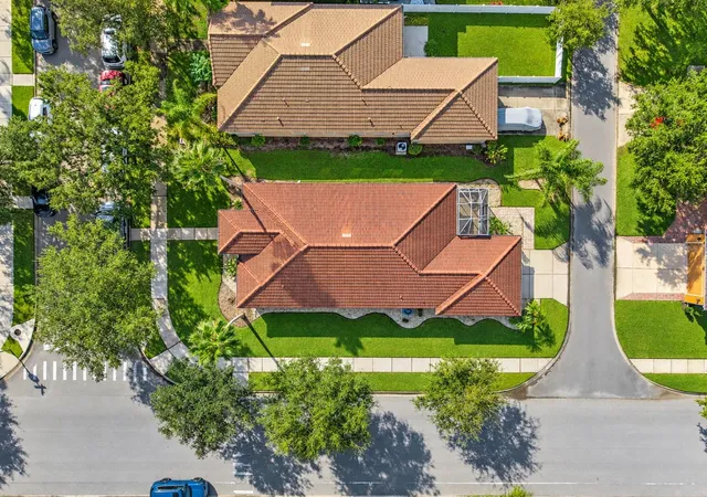 Photo 2 of Single family home for sale at 3321 Pino Ave, New Smyrna Beach, FL 32168 | MLS# NS1089508 | Listing updated on 2026-10-17
