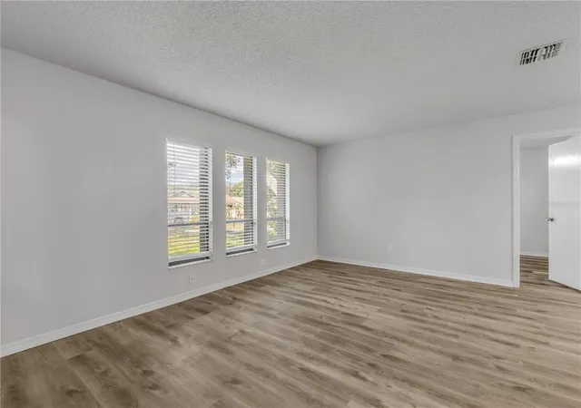 Photo 4 of Single family home for sale at 6330 Delta Leah Dr, Orlando, FL 32818 | MLS# V4951836 | Listing updated on 2026-10-23