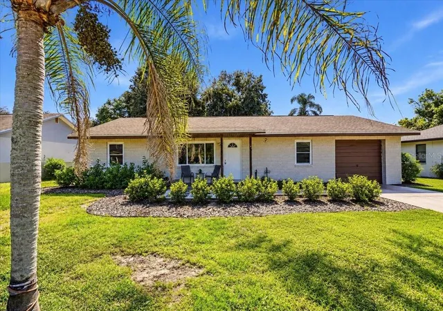 Single family home for sale at 2827 Delrose Dr N, LAKELAND, FL 33805 | MLS# L4965807