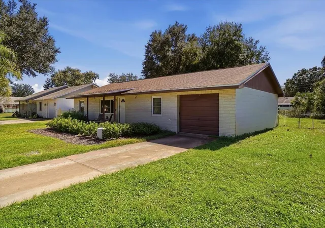 Photo 1 of Single family home for sale at 2827 Delrose Dr N, Lakeland, FL 33805 | MLS# L4965807 | Listing updated on 2026-10-24