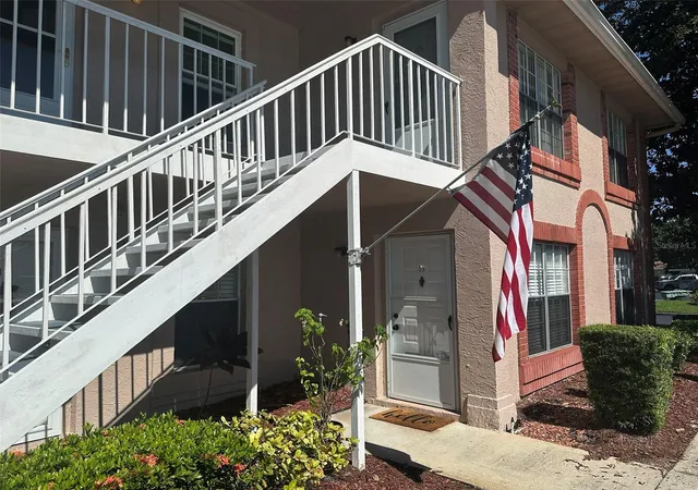 Listing Photo 4 - Condo for sale in building located at 6433 Tina Dr, New Port Richey, FL 34653 - Unit #15