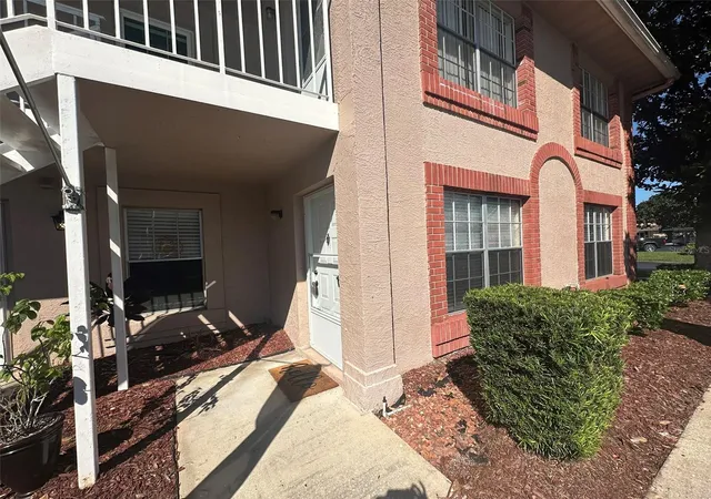Listing Photo 5 - Condo for sale in building located at 6433 Tina Dr, New Port Richey, FL 34653 - Unit #15