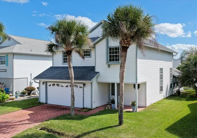 Photo 1 of Single family home for sale at 3 Avalon Ter, Palm Coast, FL 32137 | MLS# FC322129 | Listing updated on 2026-10-22