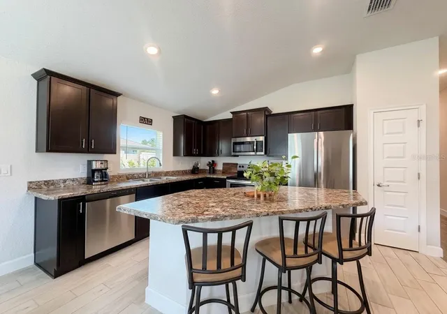 Photo 4 of Single family home for sale at 9284 SE 161st Place, Summerfield, FL 34491 | MLS# OM734079 | Listing updated on 2026-10-26
